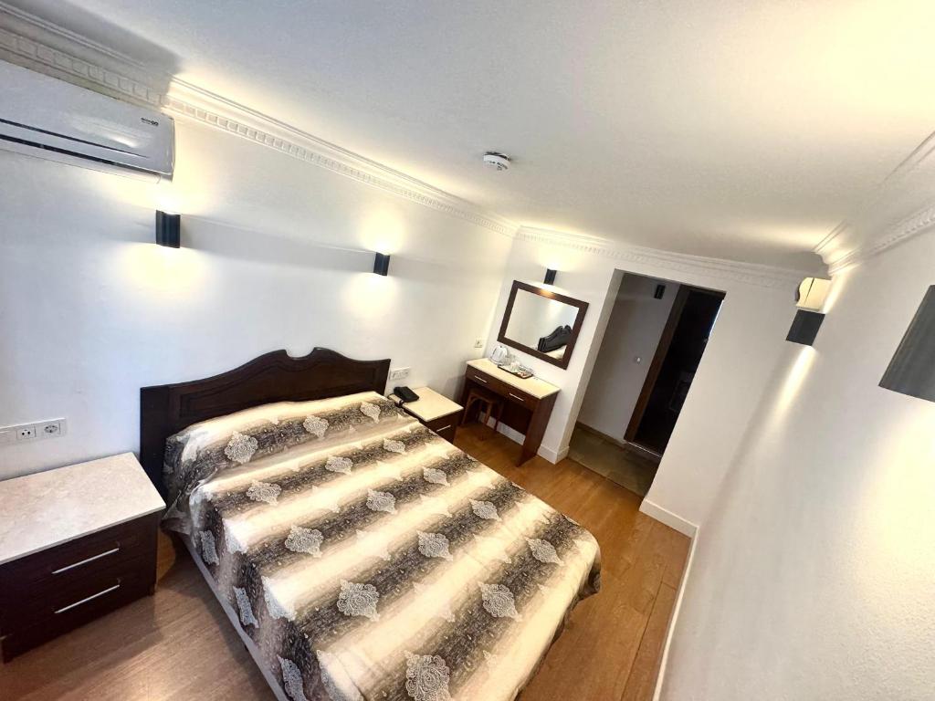 Single Rooms 4